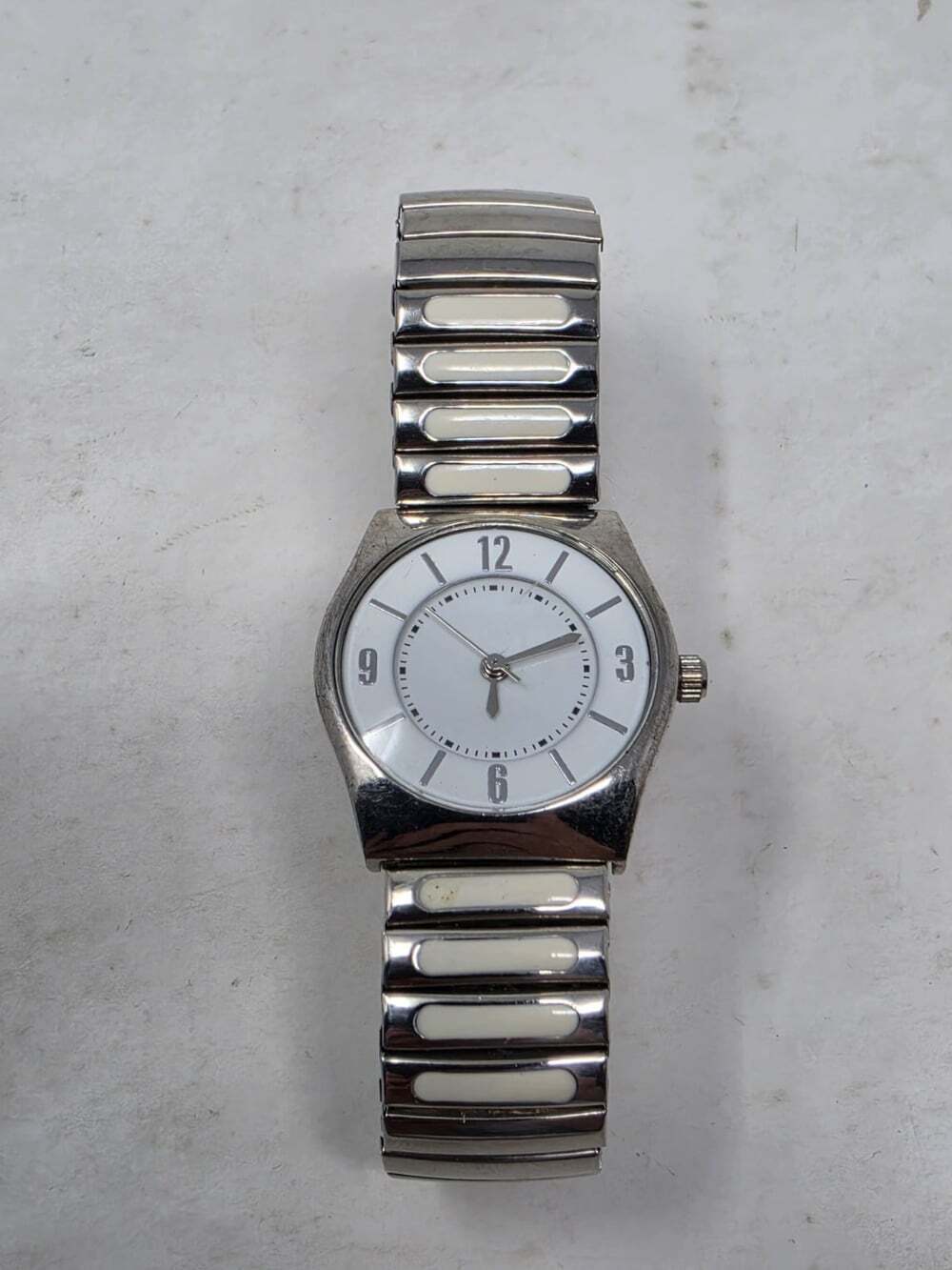 Quartz Japan Movement Watch Silver Tone Stretch Band Stainless Steel Needs Batt